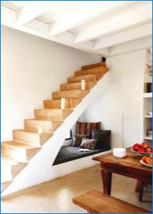 Zaujímavé možnosti dizajnu haly s schodiskom v súkromnom dome