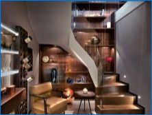 Zaujímavé možnosti dizajnu haly s schodiskom v súkromnom dome
