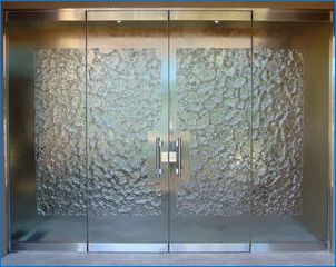 Ako si vybrať sklenené dvere pre vaňu?