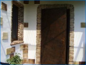 Dekorácia s dekoratívnym kamenným dverám: nápady na dizajn