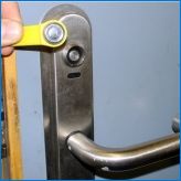 Magnetické zámky na dverách: výber, princíp prevádzky a inštalácia