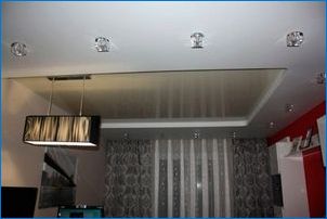 Ako usporiadať miesto na strečové stropy?