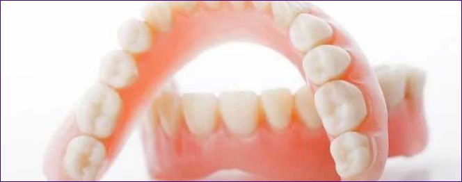 akrylová zubná náhrada