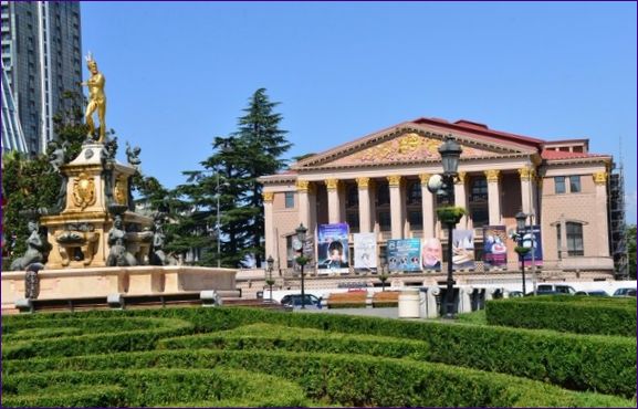 Divadelné námestie v Batumi