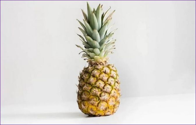Ako si vybrať sladký ananás a uskladniť ho doma