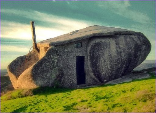 Kamenný dom (Fafi, Portugalsko)