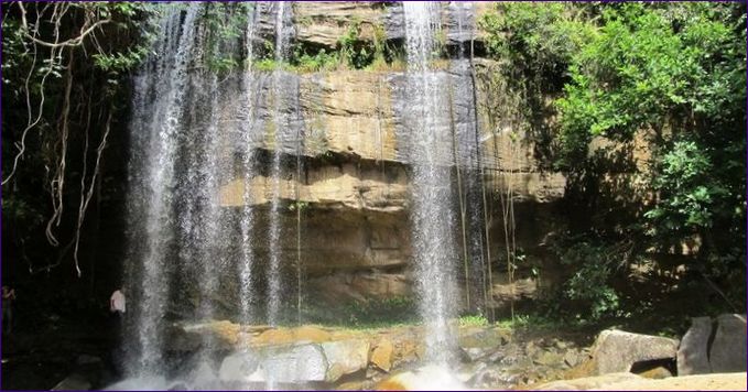 Vodopády Sheldrick Falls
