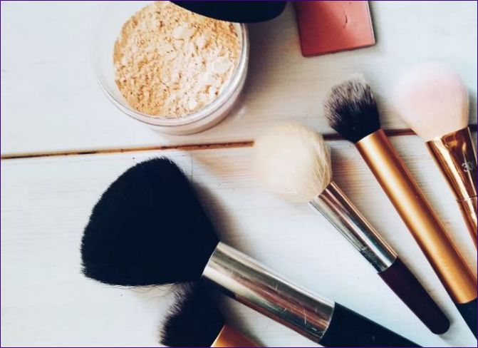 Tipy na výber a nákup štetcov na make-up
